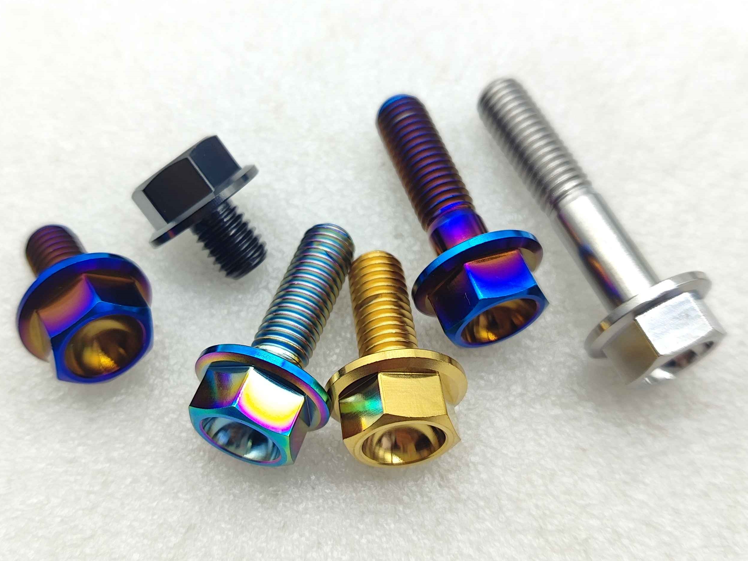 M8 Flanged Hex Bolts DIN6921